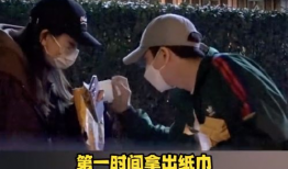 红领巾吃瓜爆料黑料,揭秘娱乐圈黑料风云